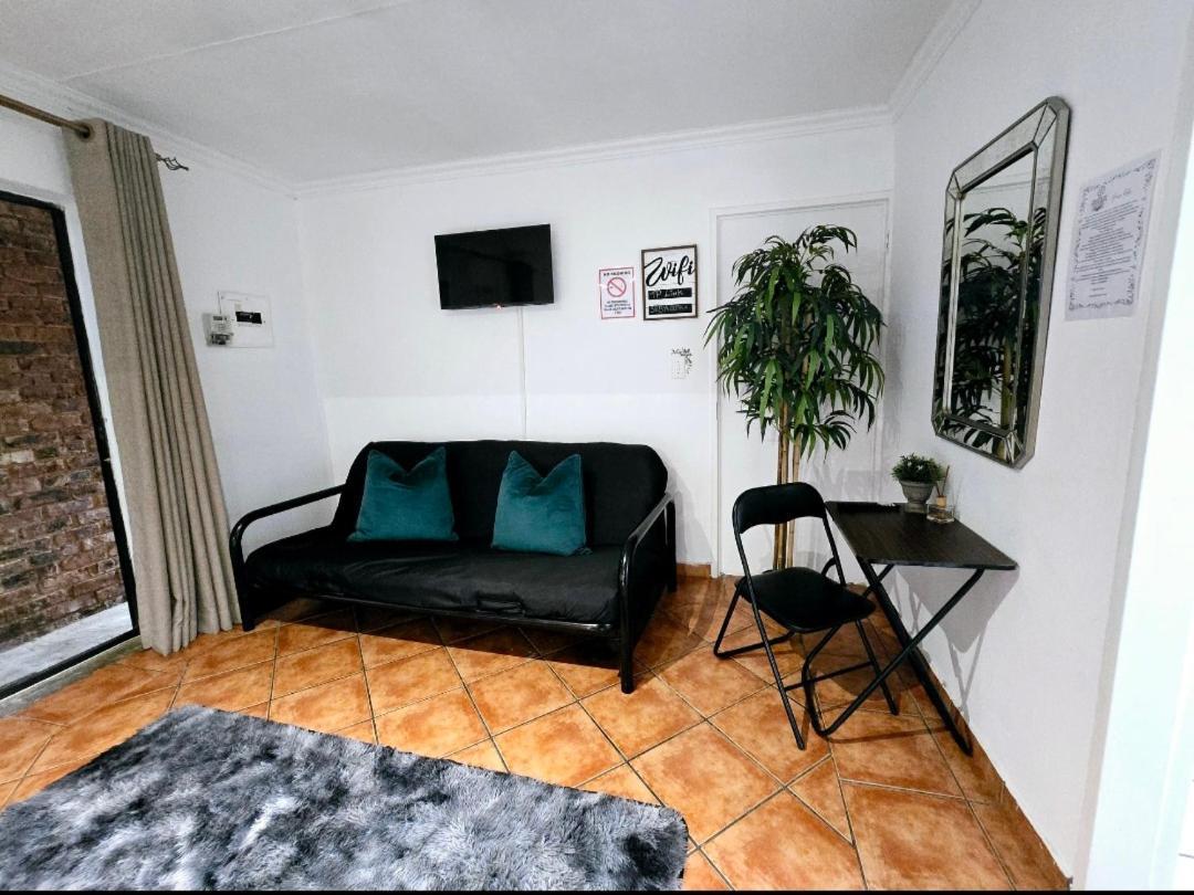 Zhantique Guest House 1- Unit 5 Boksburg Kültér fotó